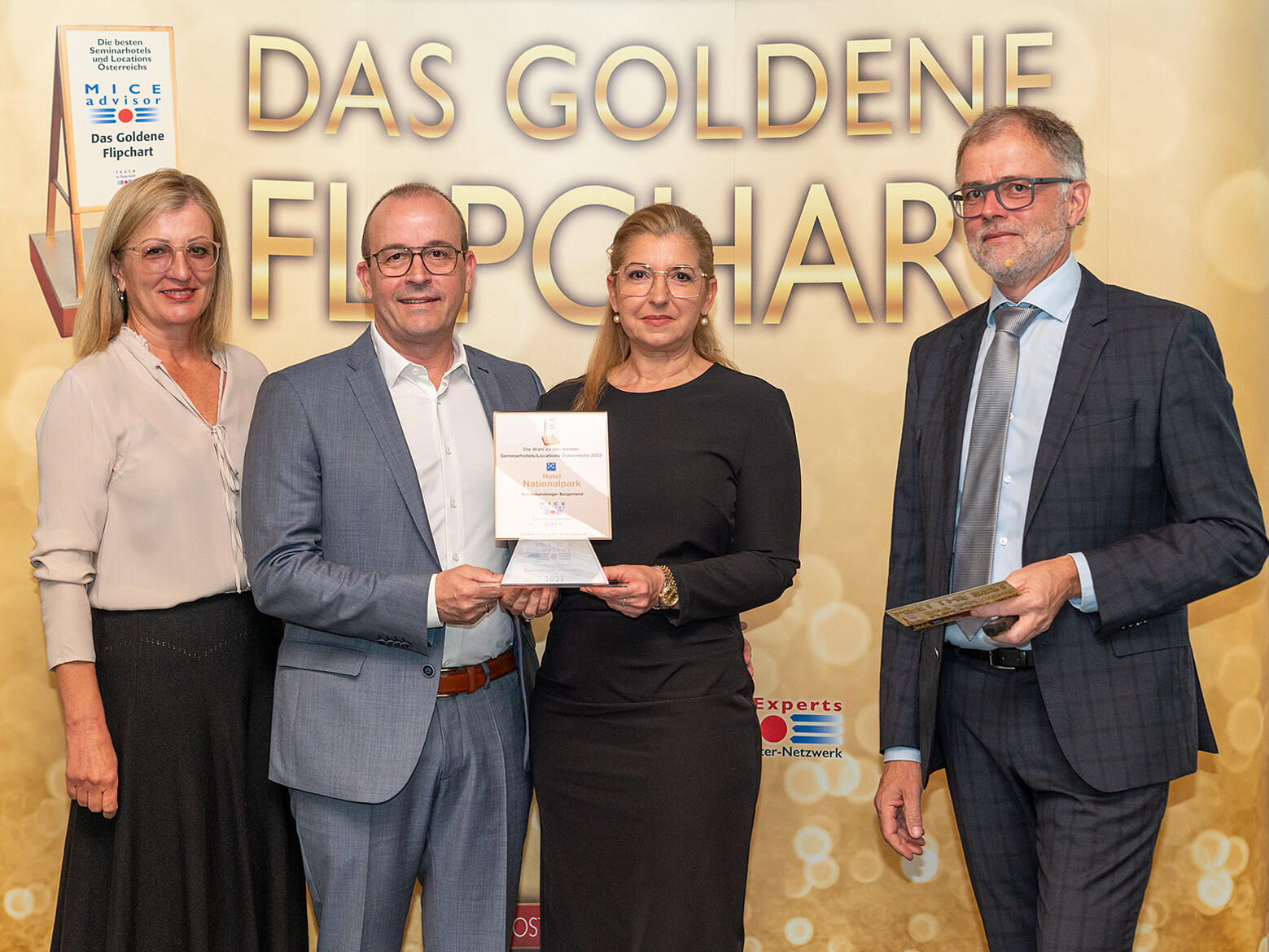 Gruppenfoto Goldenes Flipchart 2023