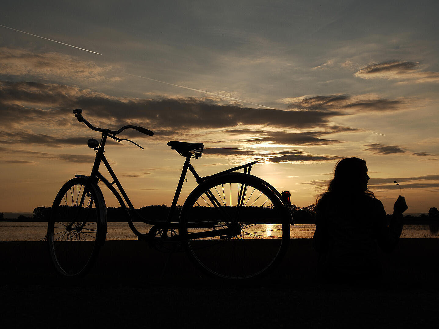 Fahrräder beim Sonnenuntergang